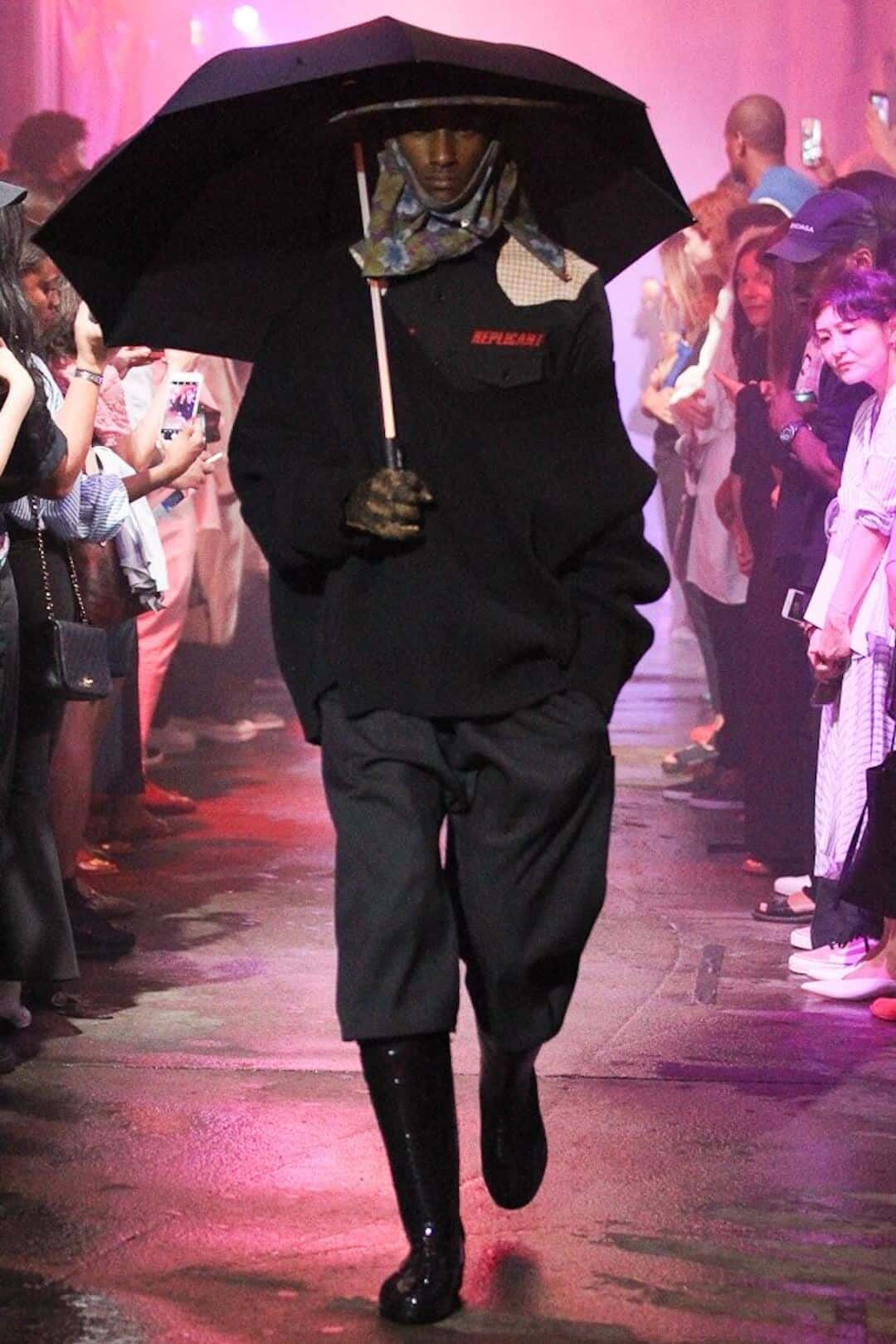 Raf Simons: Menswear SS18 - 10 Magazine